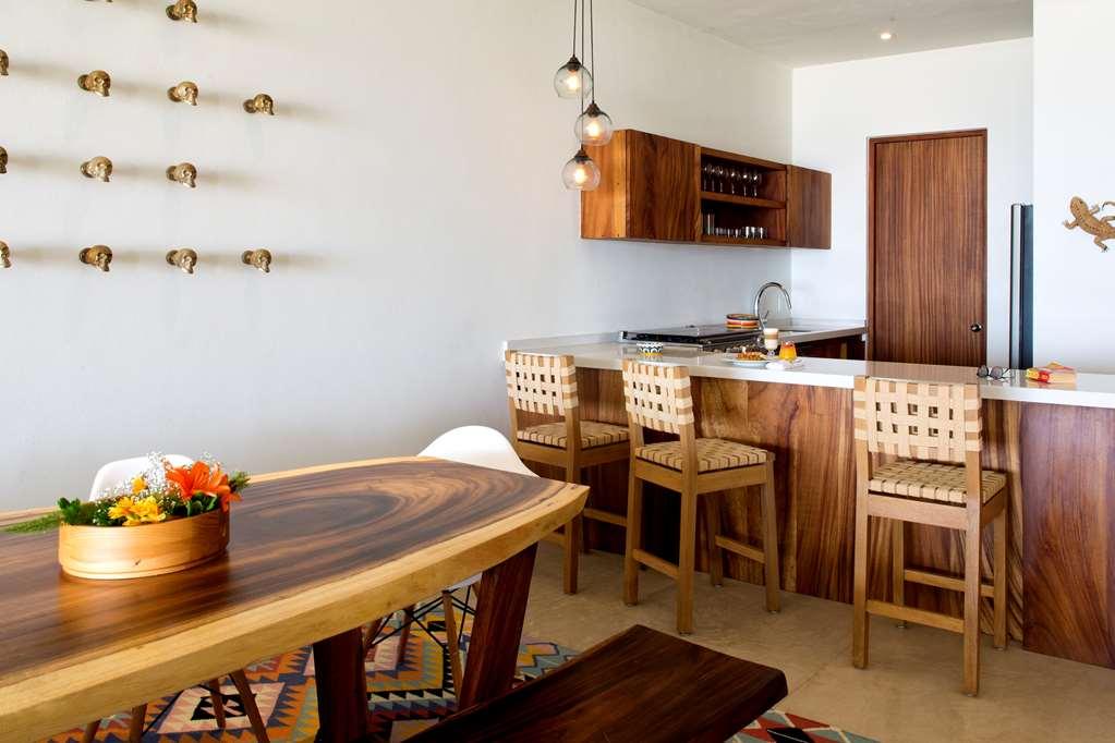 Marea Beachfront Villas Zihuatanejo Room photo