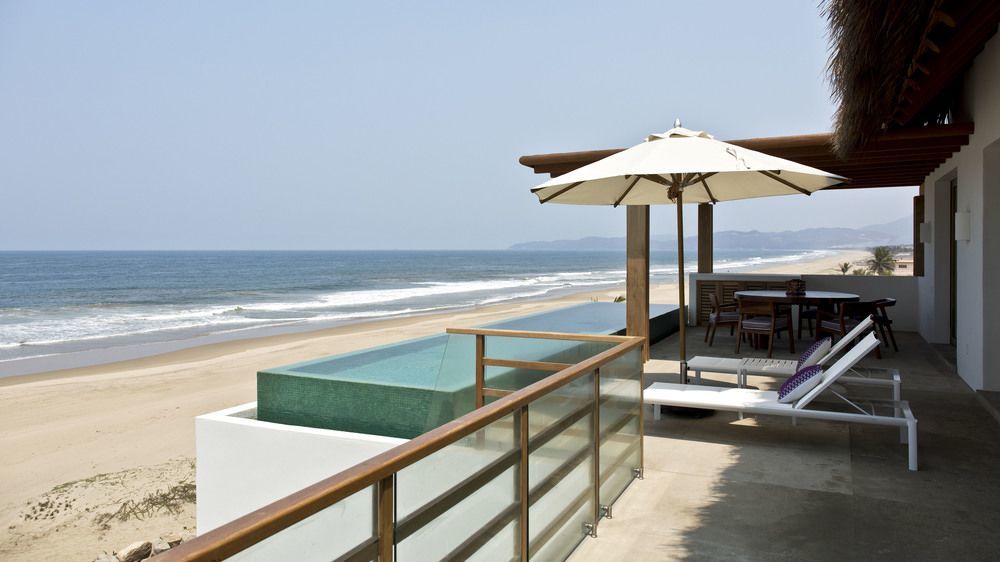 Marea Beachfront Villas Zihuatanejo Exterior photo