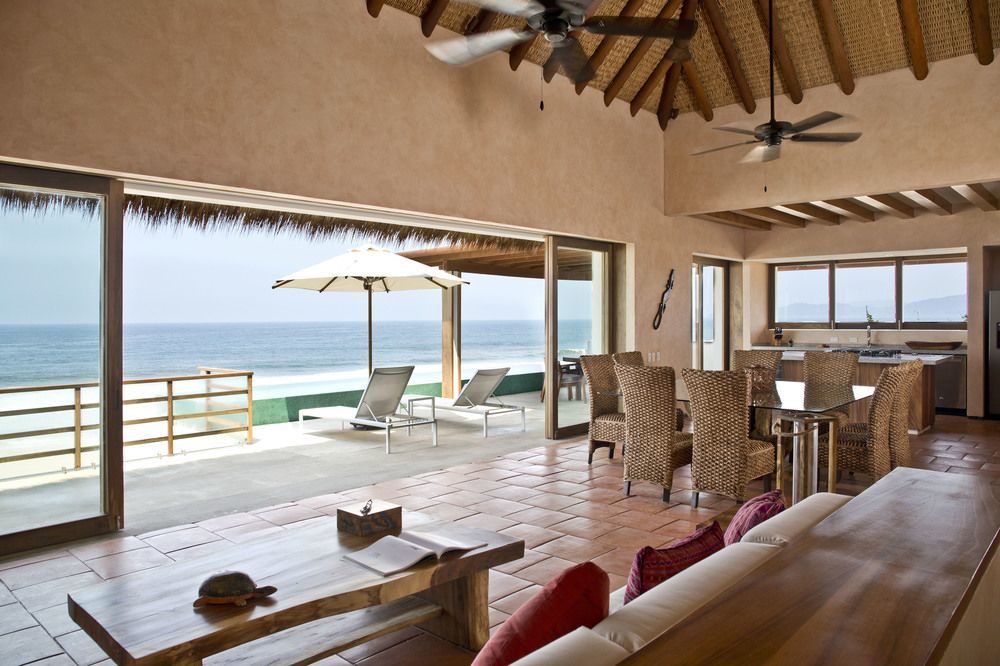 Marea Beachfront Villas Zihuatanejo Exterior photo