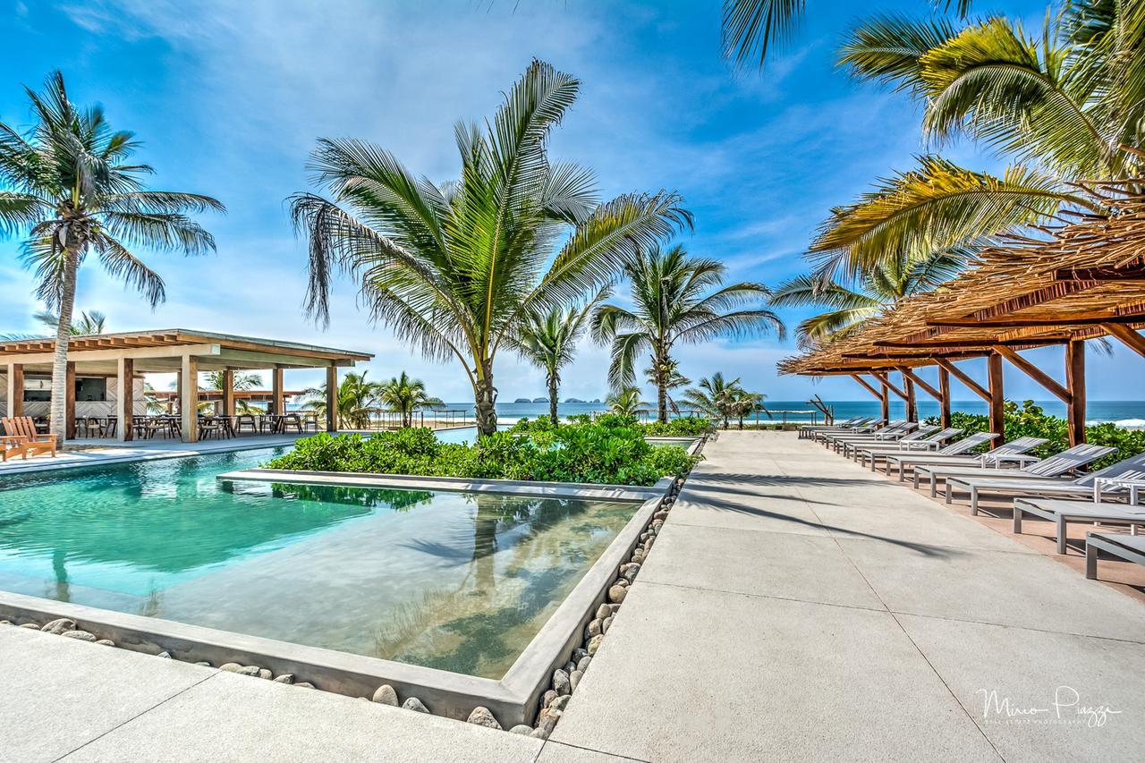 Marea Beachfront Villas Zihuatanejo Exterior photo